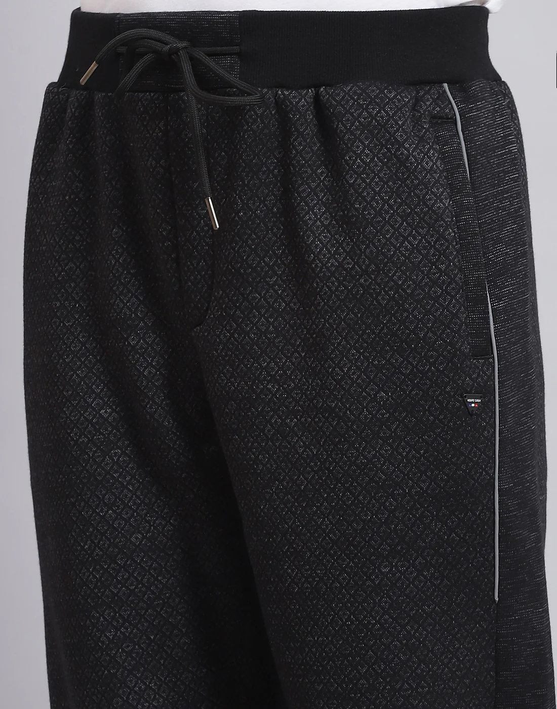 Men Black Solid Hooded Full Sleeve Tracksuit - Image 8