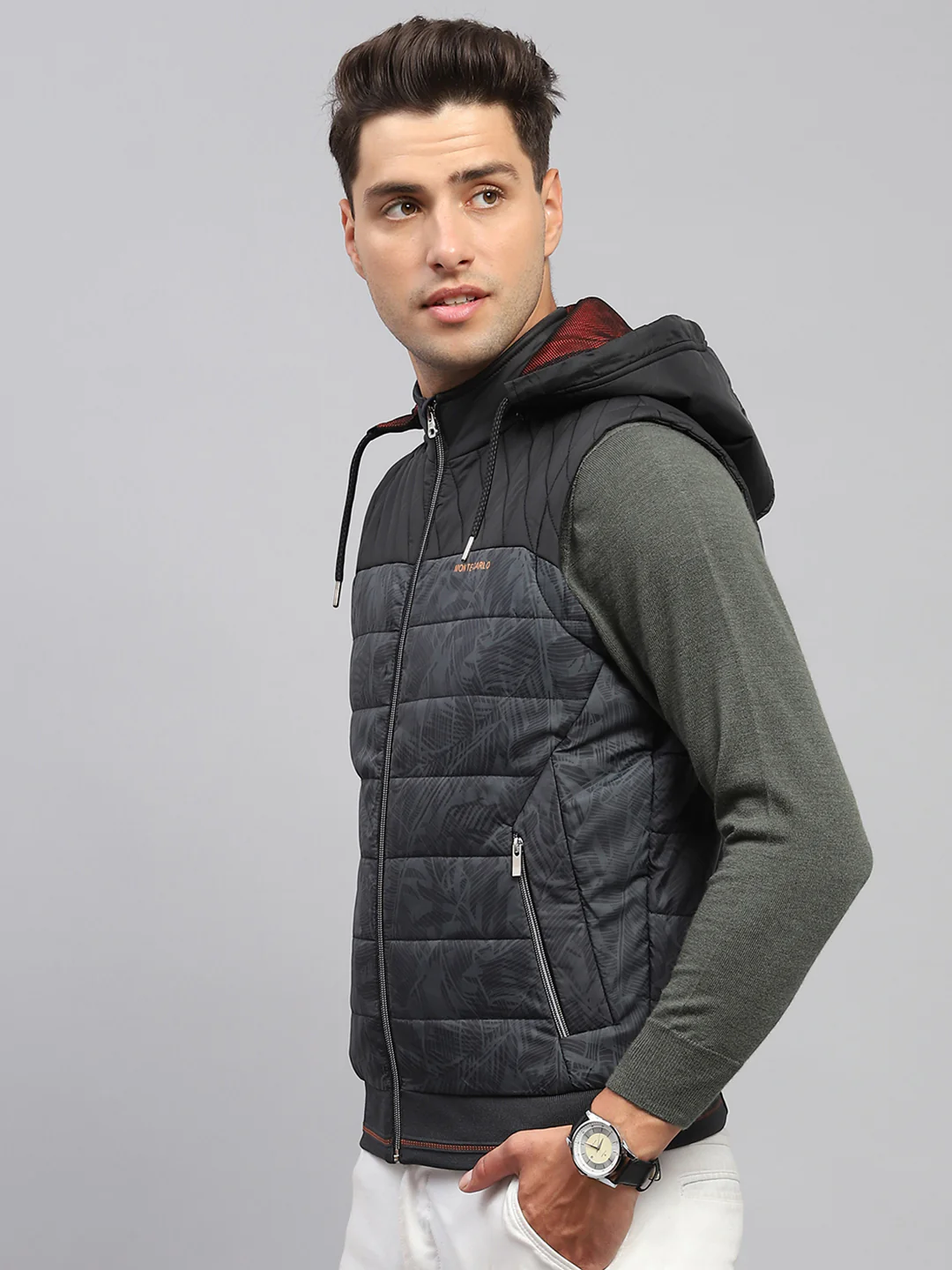 Men Black Solid Hooded Sleeveless Jacket - Image 3