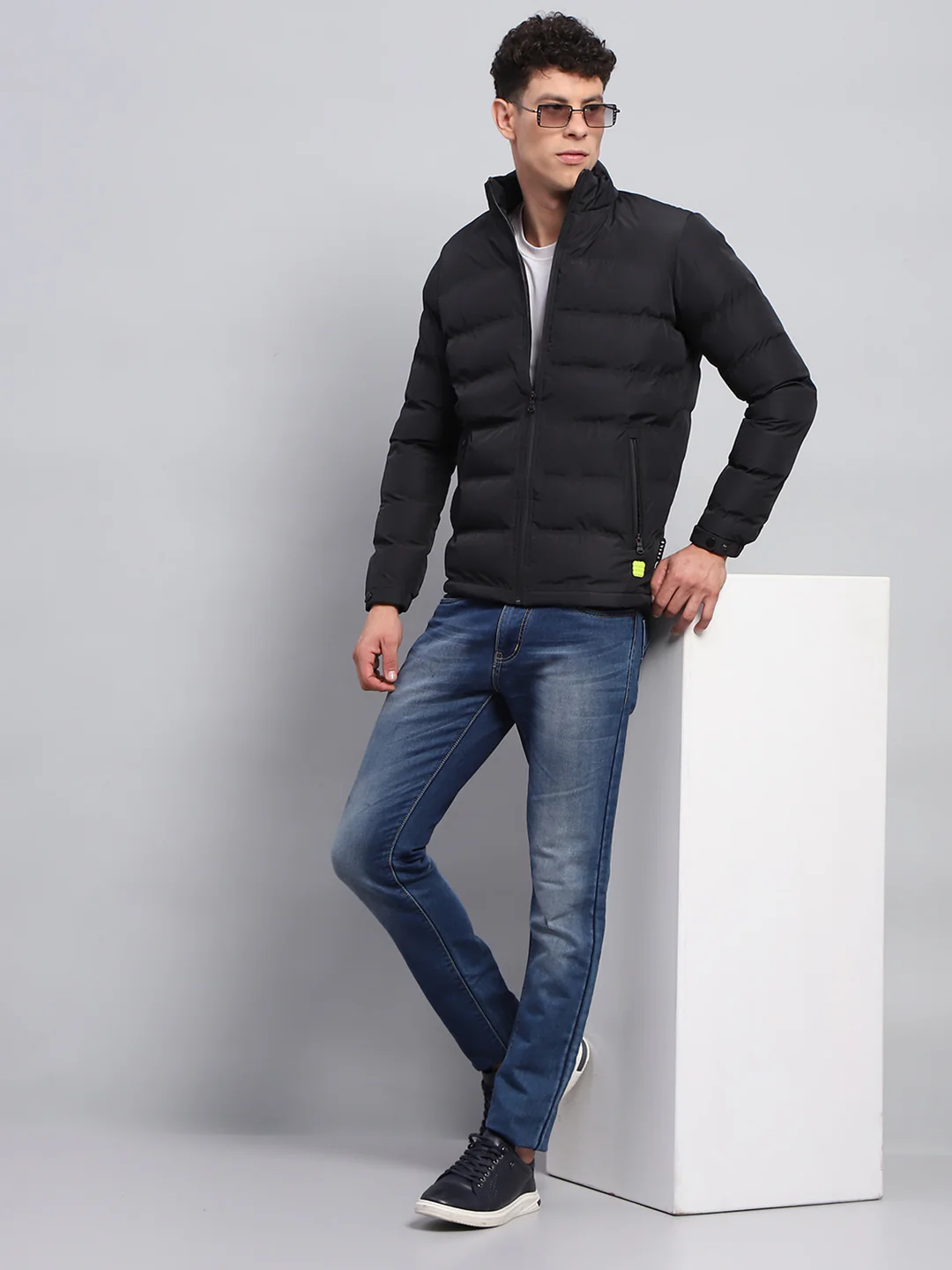 Rock.it Men Black Solid Mock Neck Full Sleeve Heating Jacket - Image 2