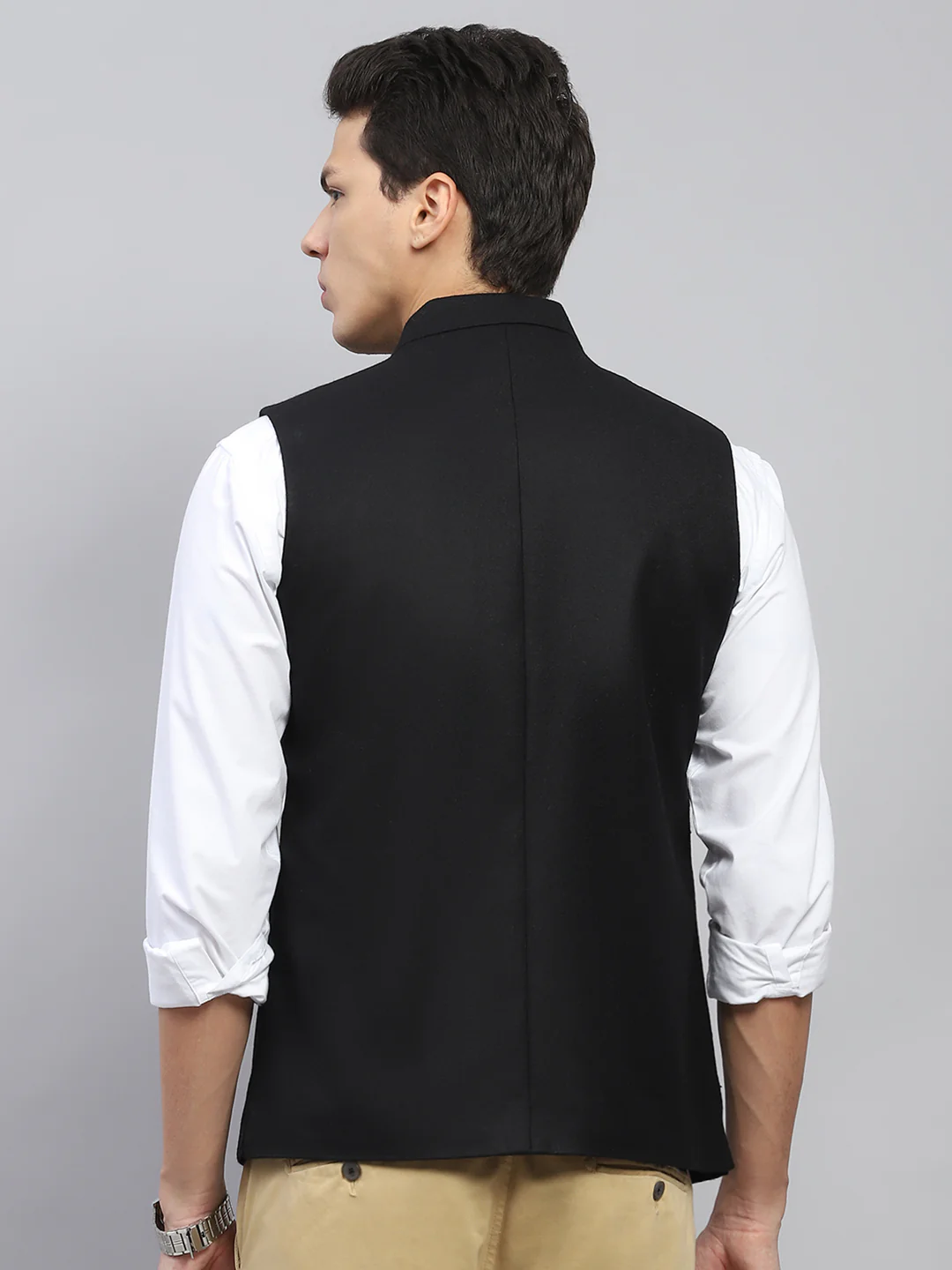Men Black Solid Mock Neck Sleeveless Jacket - Image 5