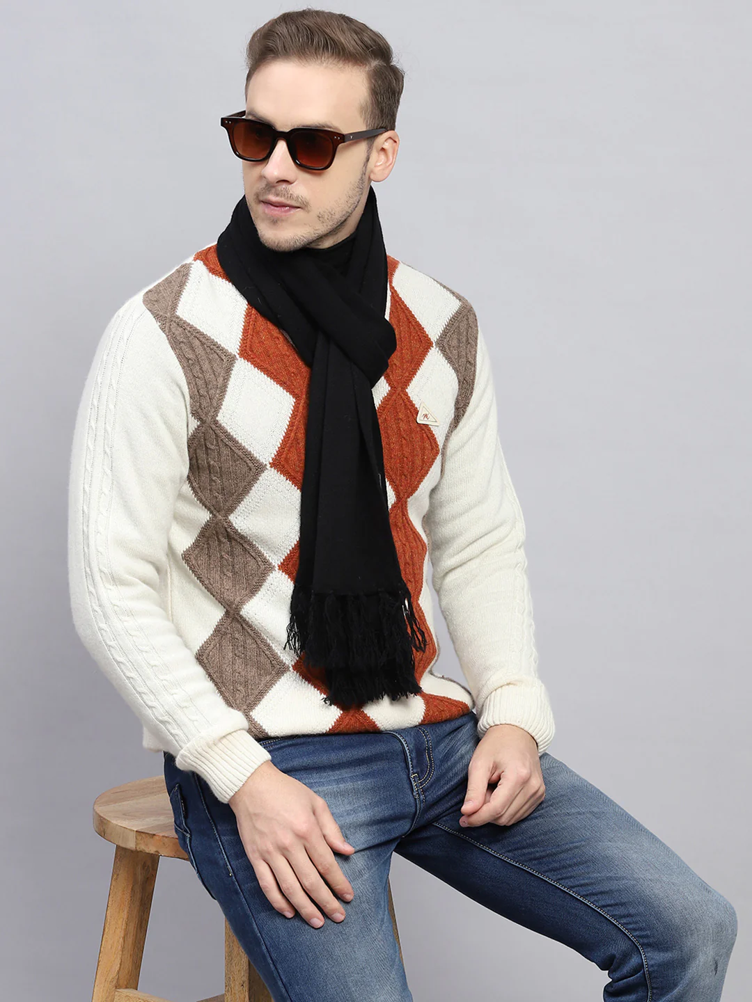 Men Black Solid Muffler - Image 6