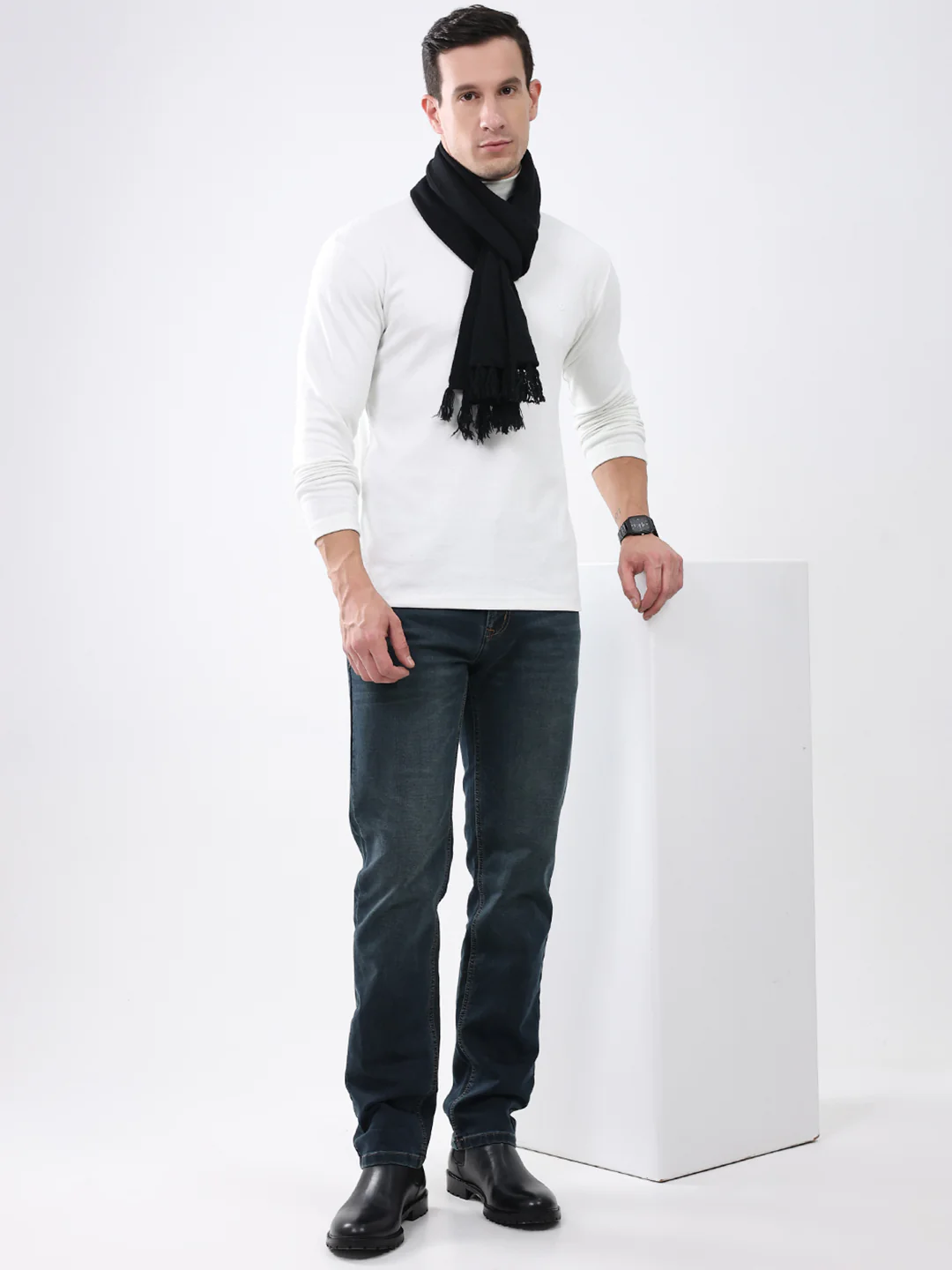 Men Black Solid Pure Wool Muffler - Image 5
