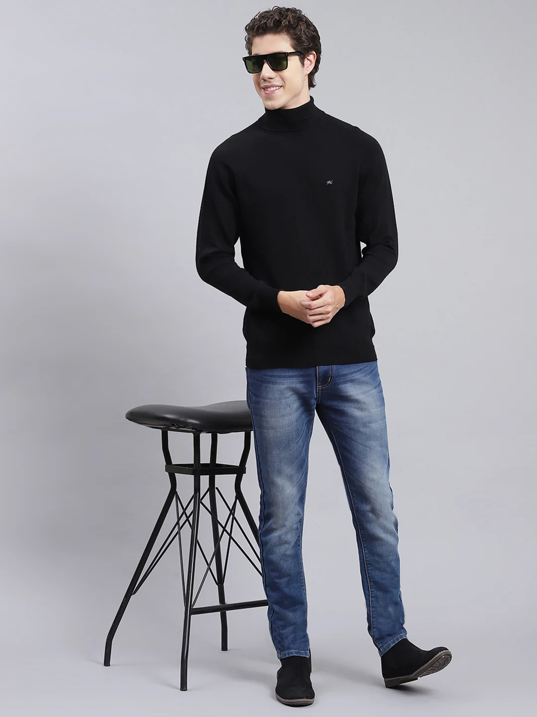 Men Black Solid Pure wool Pullover - Image 2