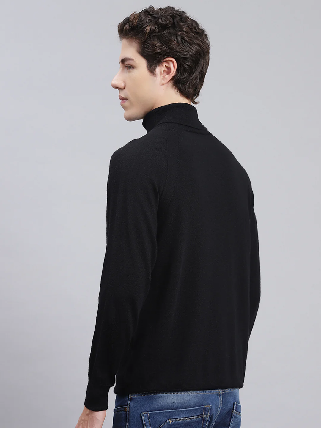Men Black Solid Pure wool Pullover - Image 5
