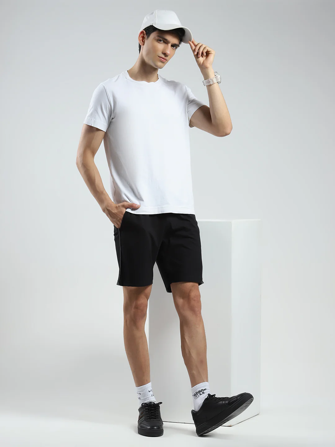 Men Black Solid Regular Fit Bermuda - Image 2