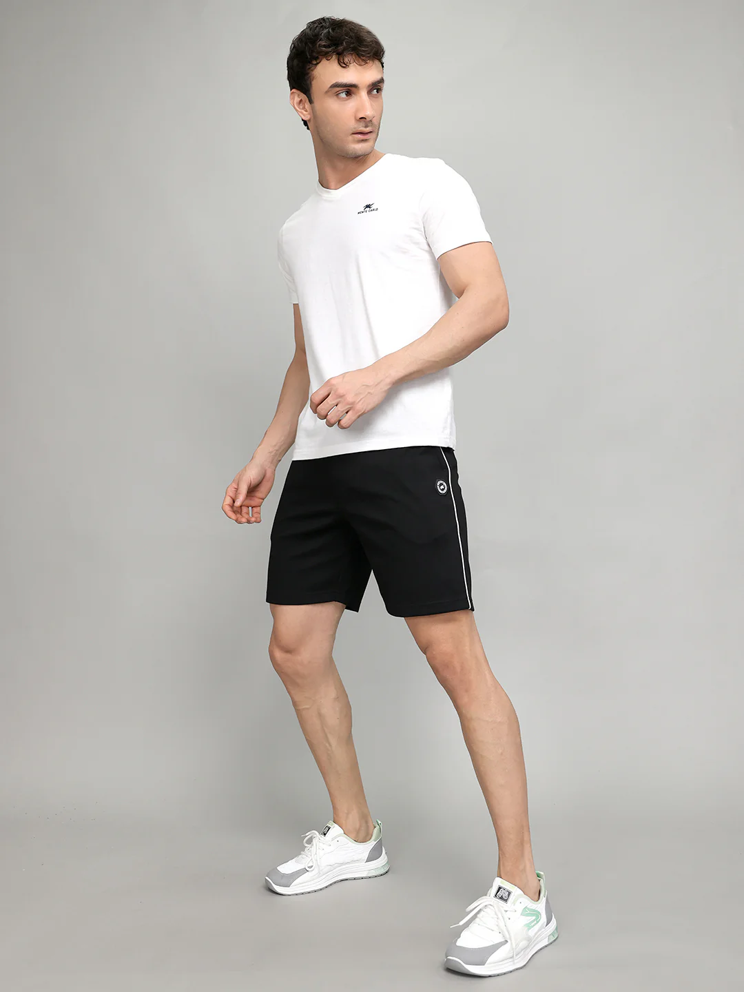 Men Black Solid Regular Fit Bermuda - Image 6