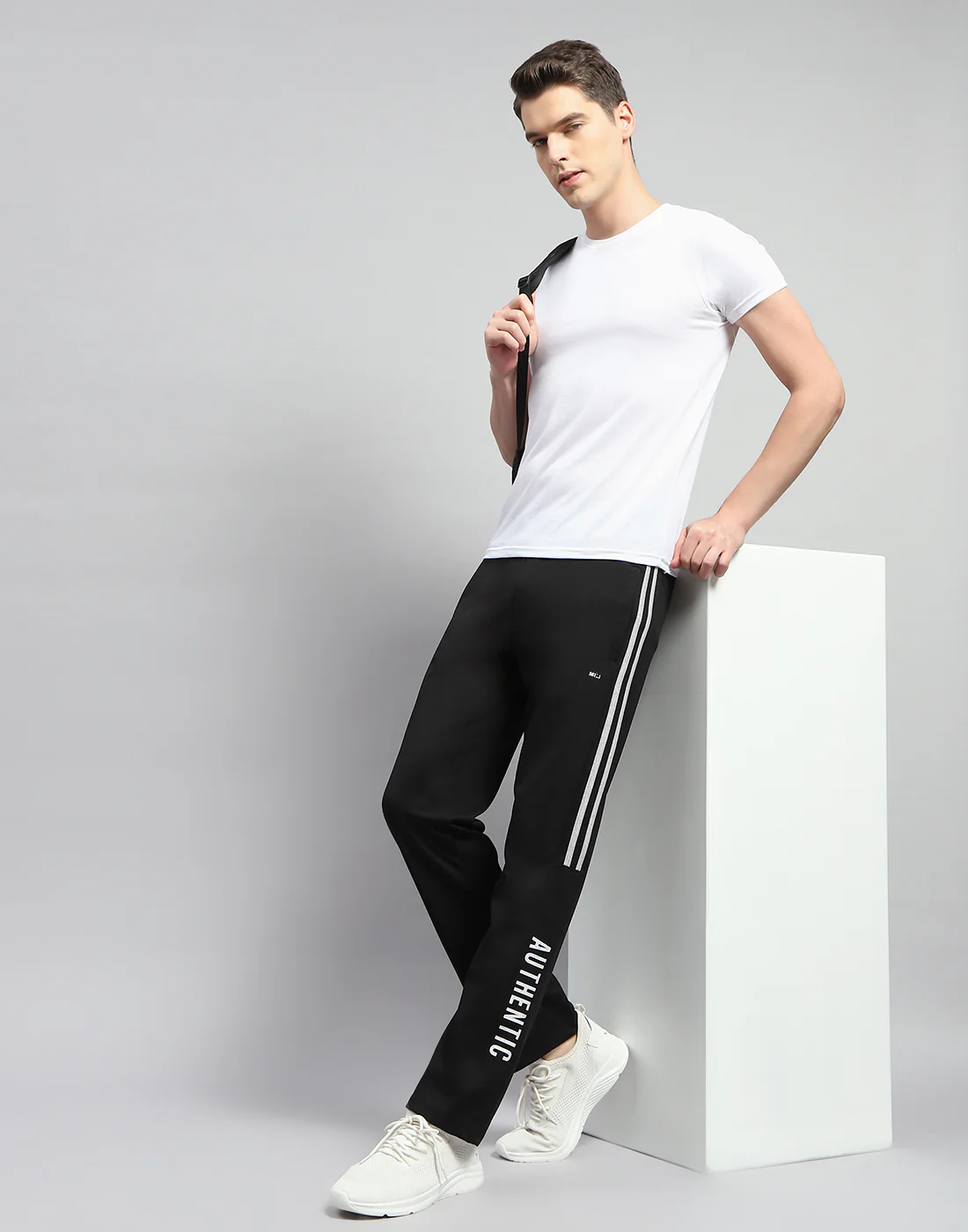 Men Black Solid Regular Fit Lower - Image 2