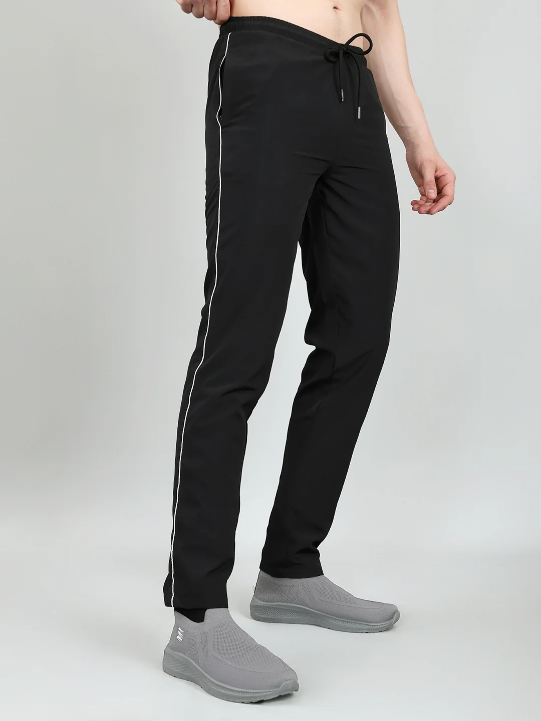 Men Black Solid Regular Fit Lower - Image 3