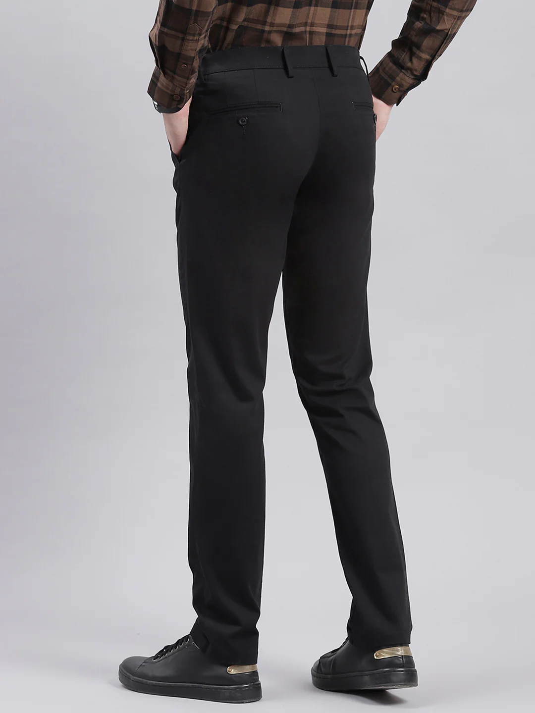 Men Black Solid Regular Fit Trousers - Image 5
