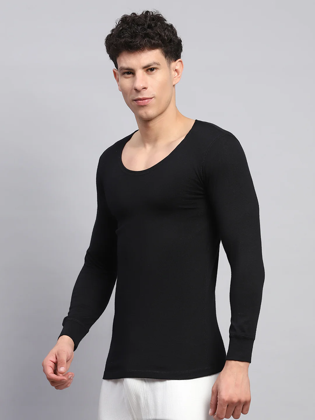 Men Black Solid Round Neck Full Sleeve Thermal Vest - Image 3