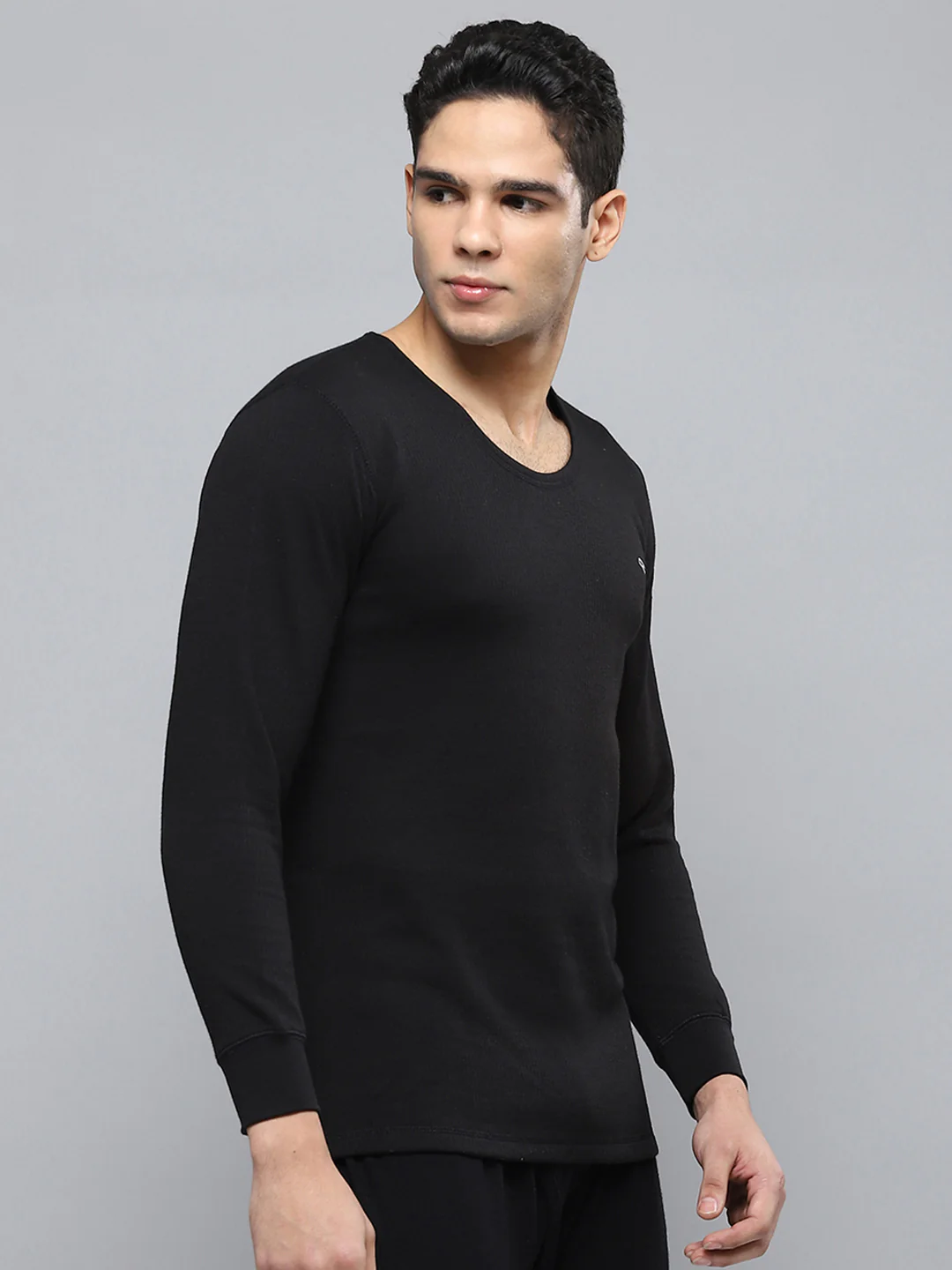Men Black Solid Round Neck Full Sleeve Thermal Vest - Image 4