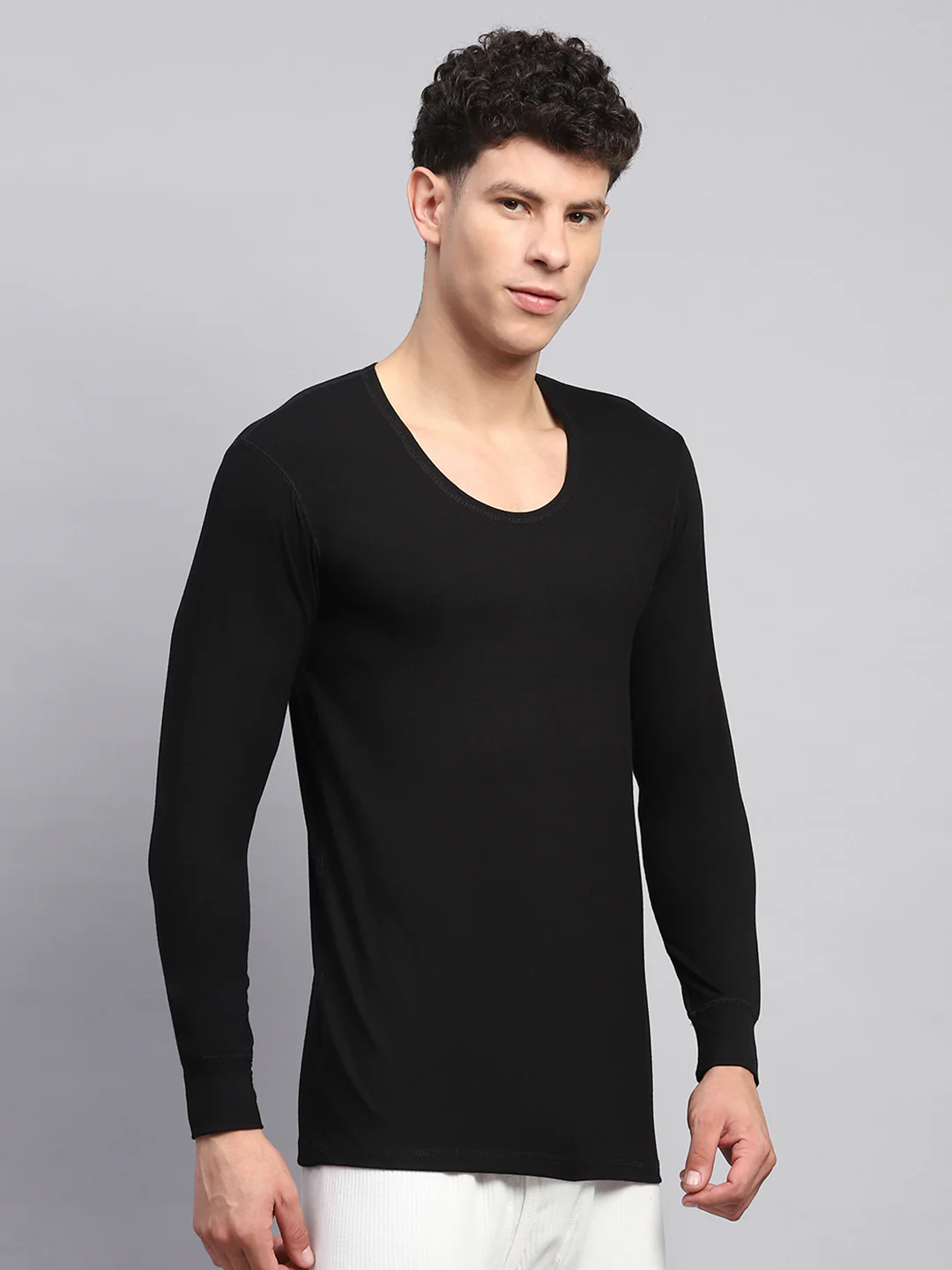 Men Black Solid Round Neck Full Sleeve Thermal Vest - Image 4