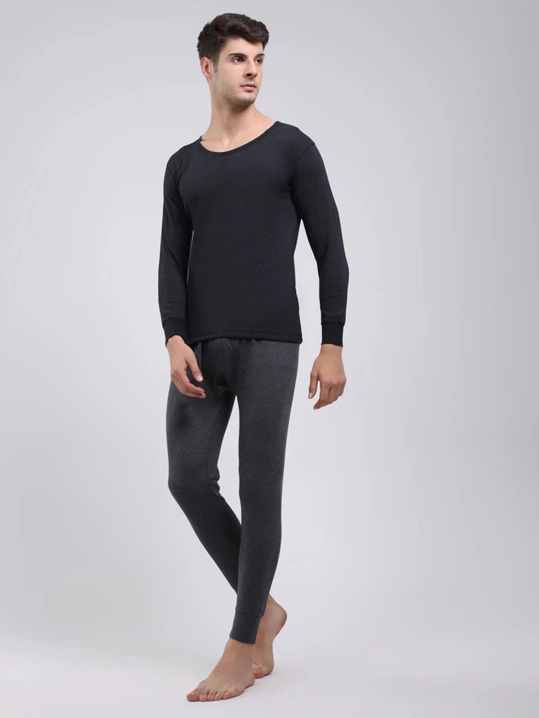Men Black Solid Round Neck Full Sleeve Thermal Vest - Image 2