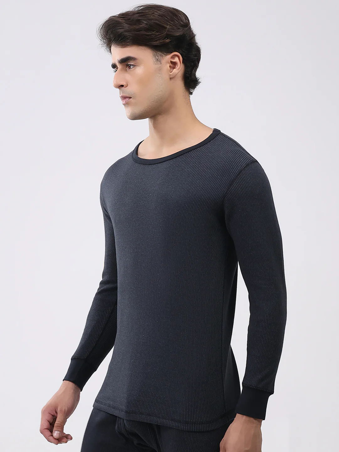 Men Black Solid Round Neck Full Sleeve Thermal Vest - Image 3
