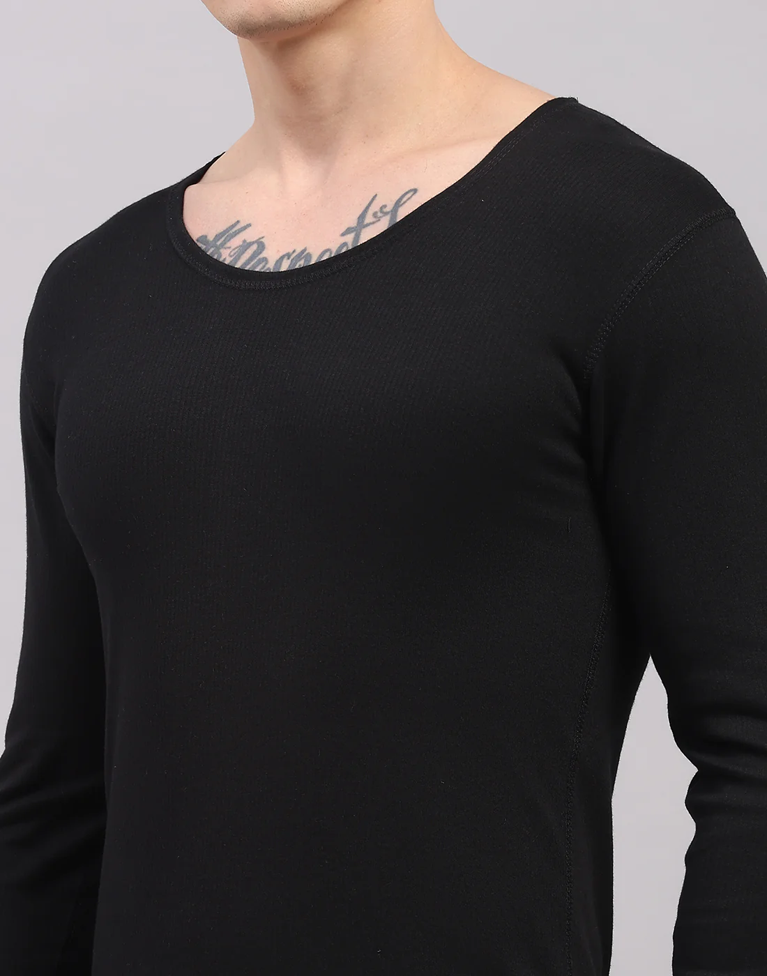 Men Black Solid Round Neck Full Sleeve Thermal Vest - Image 7