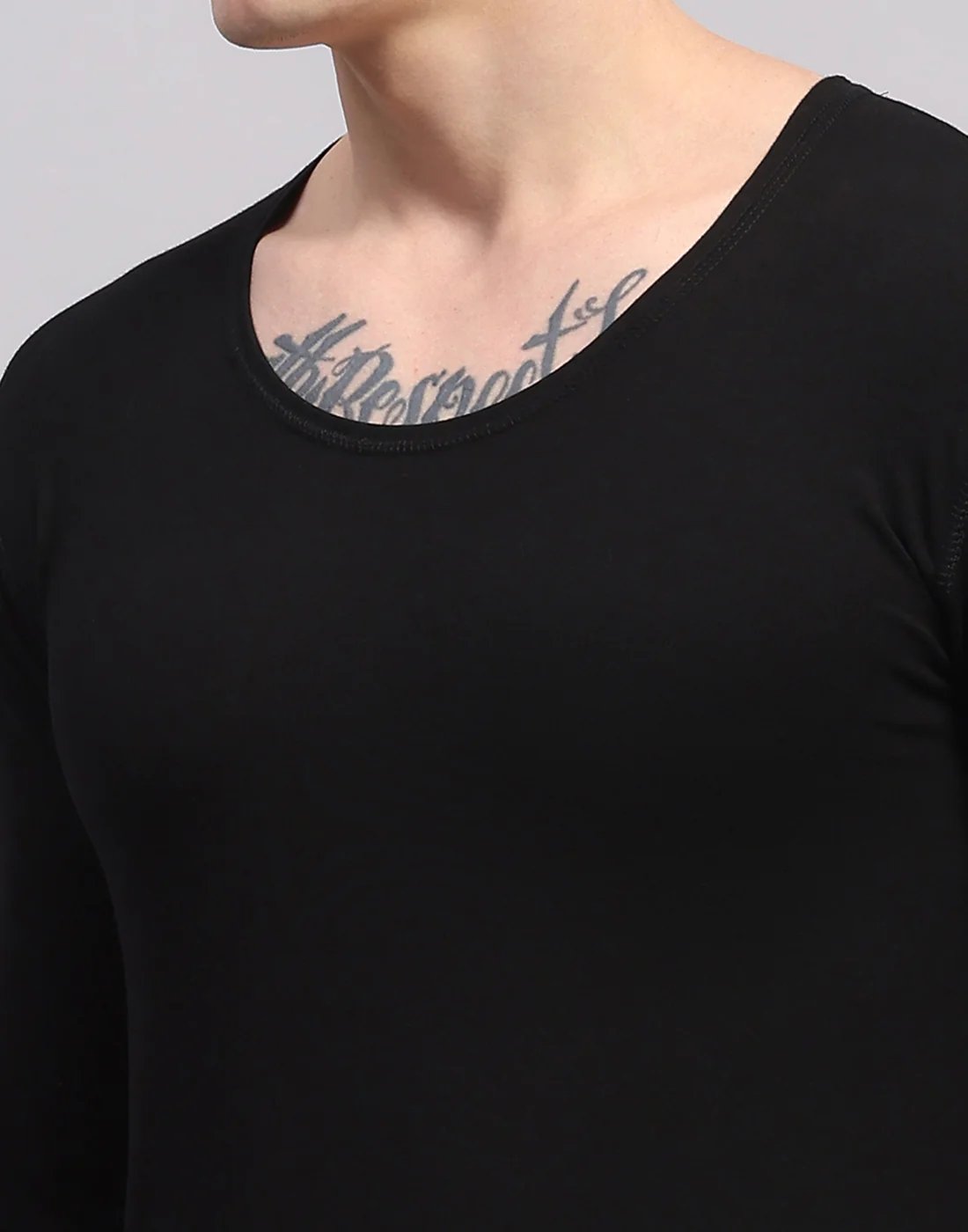 Men Black Solid Round Neck Full Sleeve Thermal Vest - Image 6