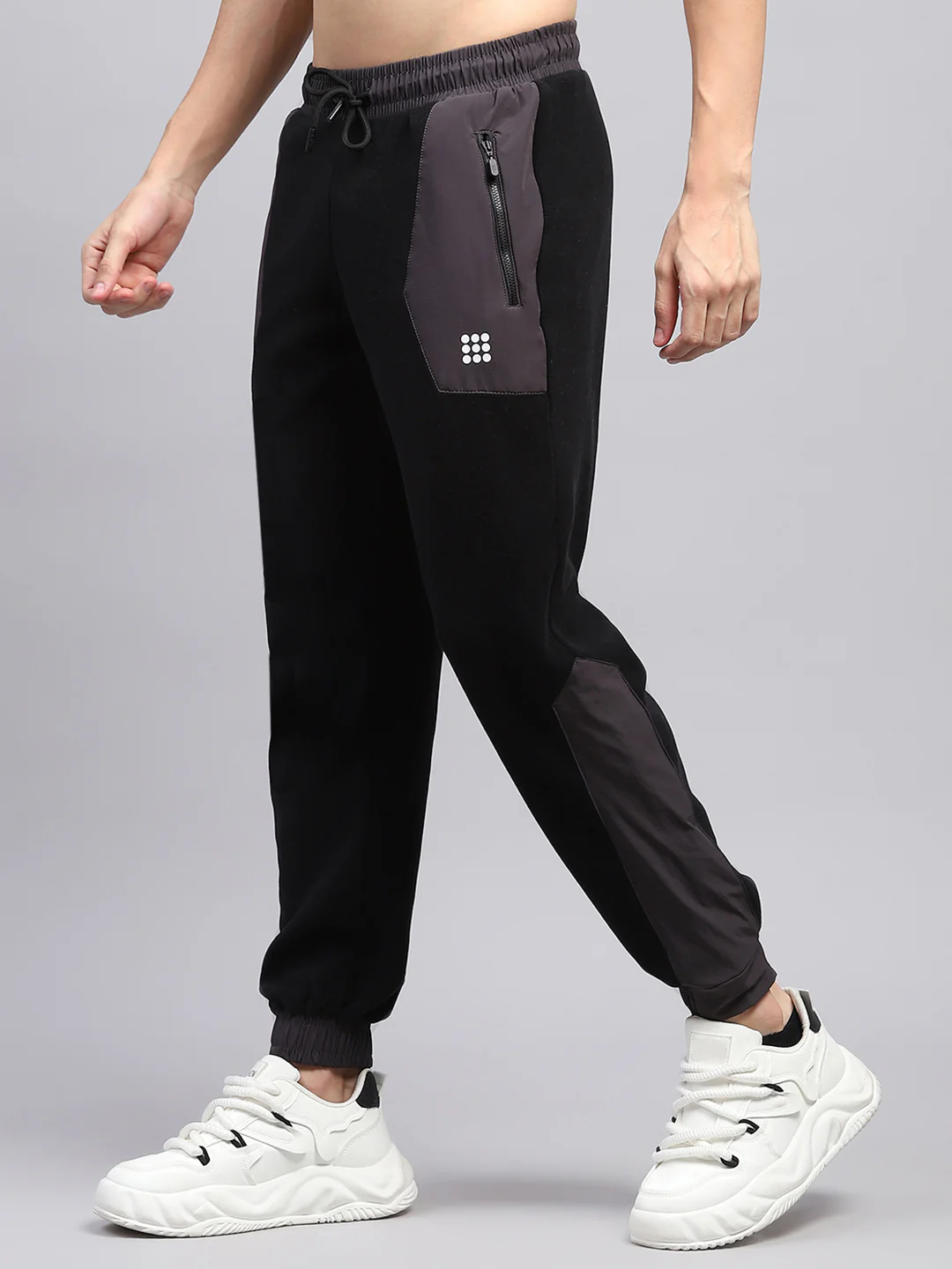Rock.it Men Black Solid Round Neck Full Sleeve Winter Tracksuit - Image 7