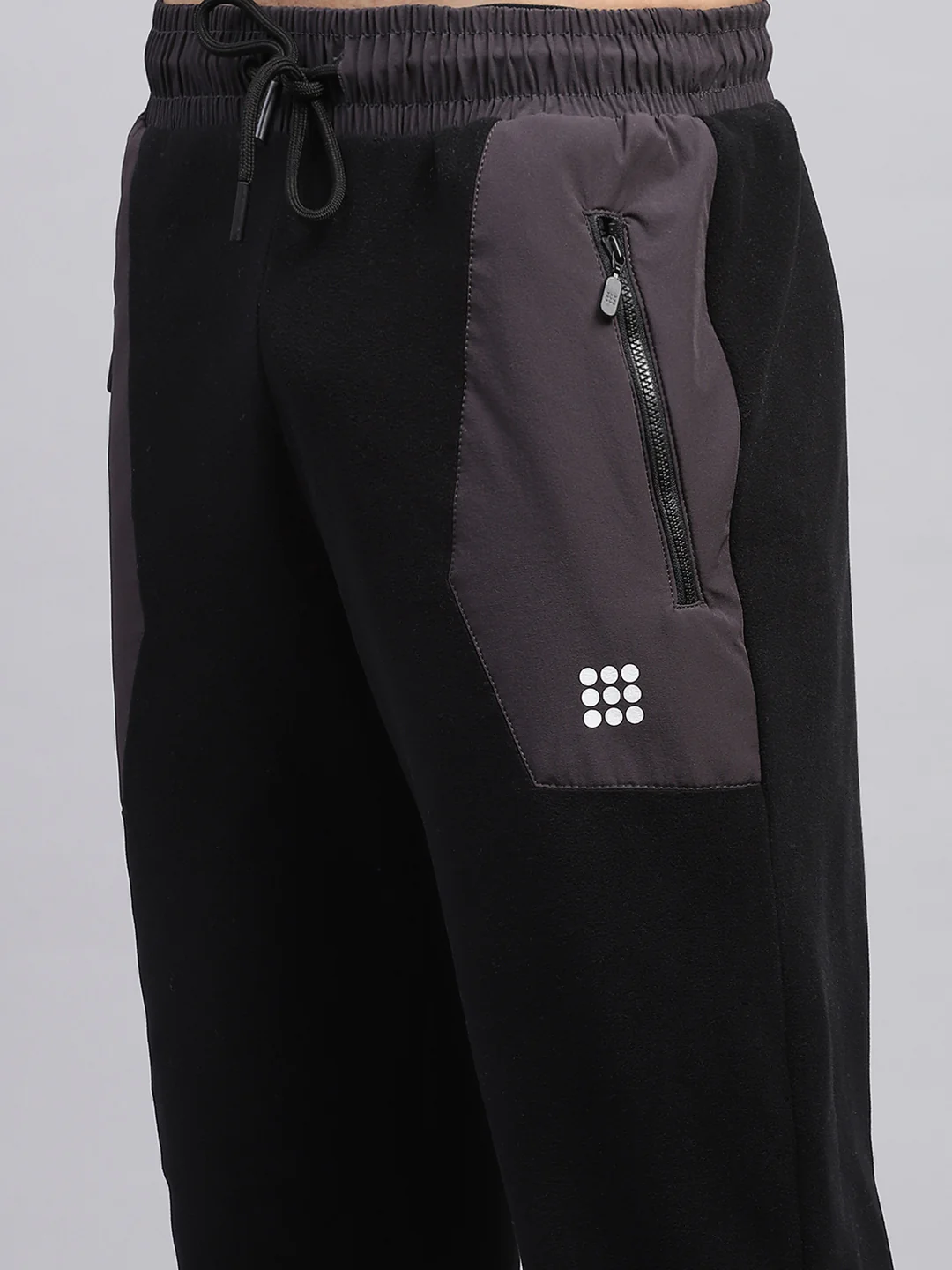 Rock.it Men Black Solid Round Neck Full Sleeve Winter Tracksuit - Image 8