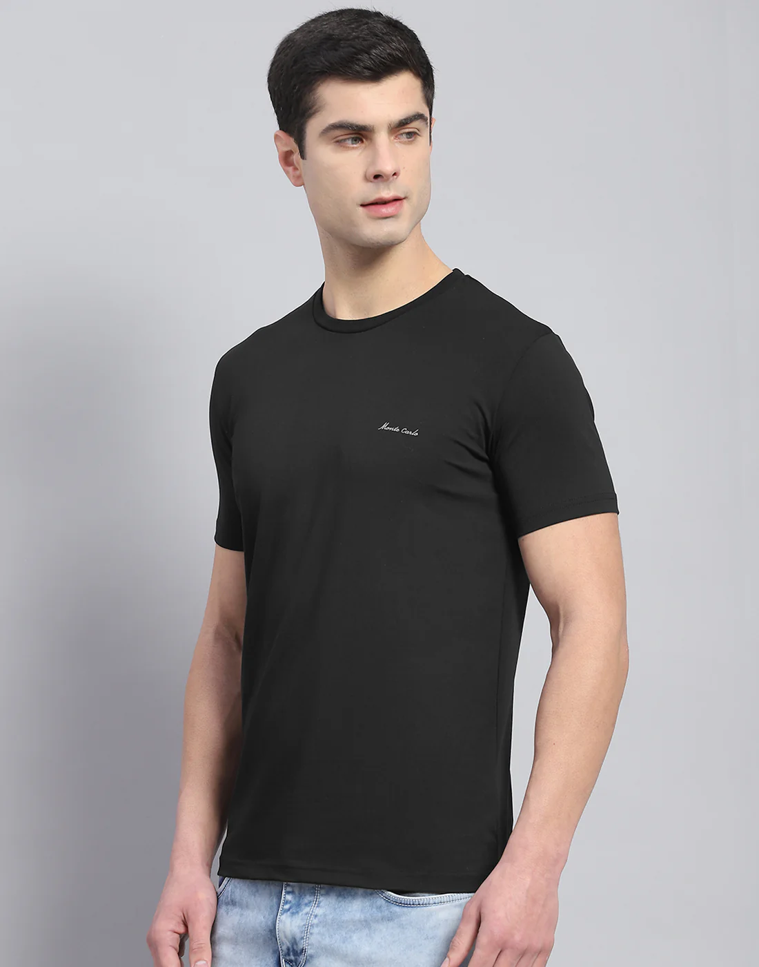 Men Black Solid Round Neck Half Sleeve T-Shirt - Image 3