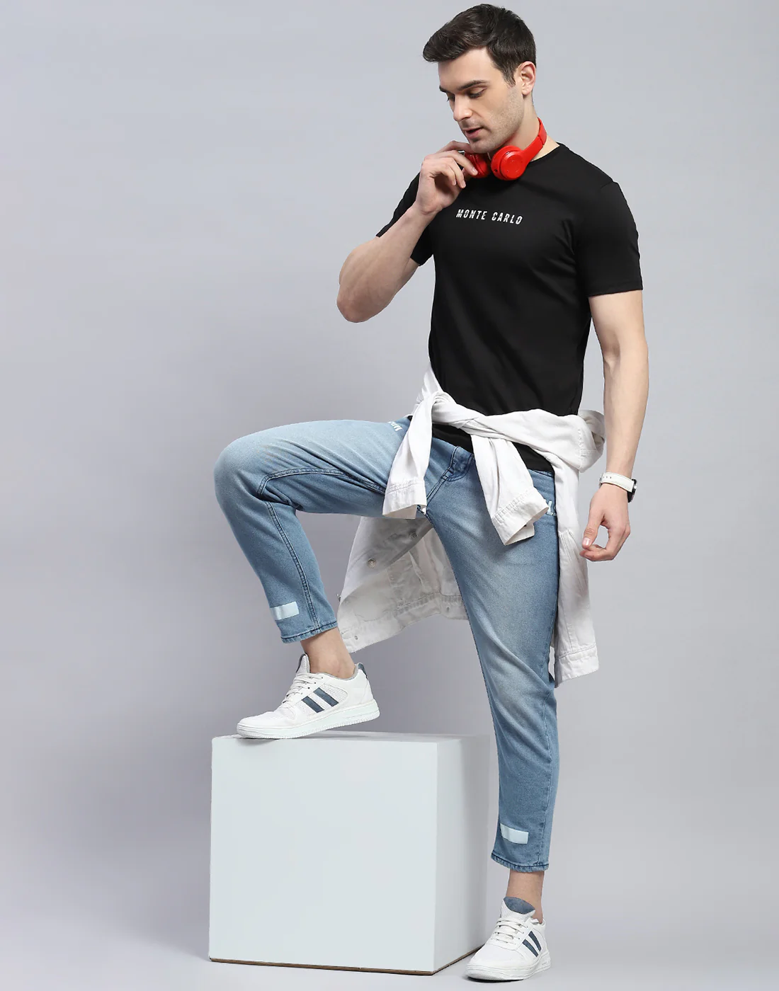 Men Black Solid Round Neck Half Sleeve T-Shirt - Image 5