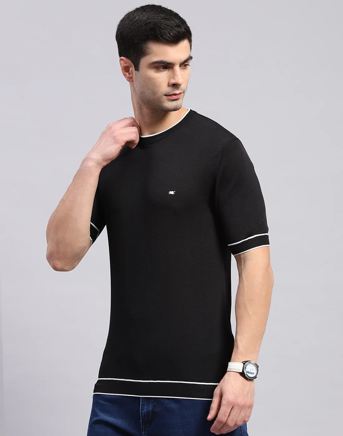 Men Black Solid Round Neck Half Sleeve T-Shirt - Image 3