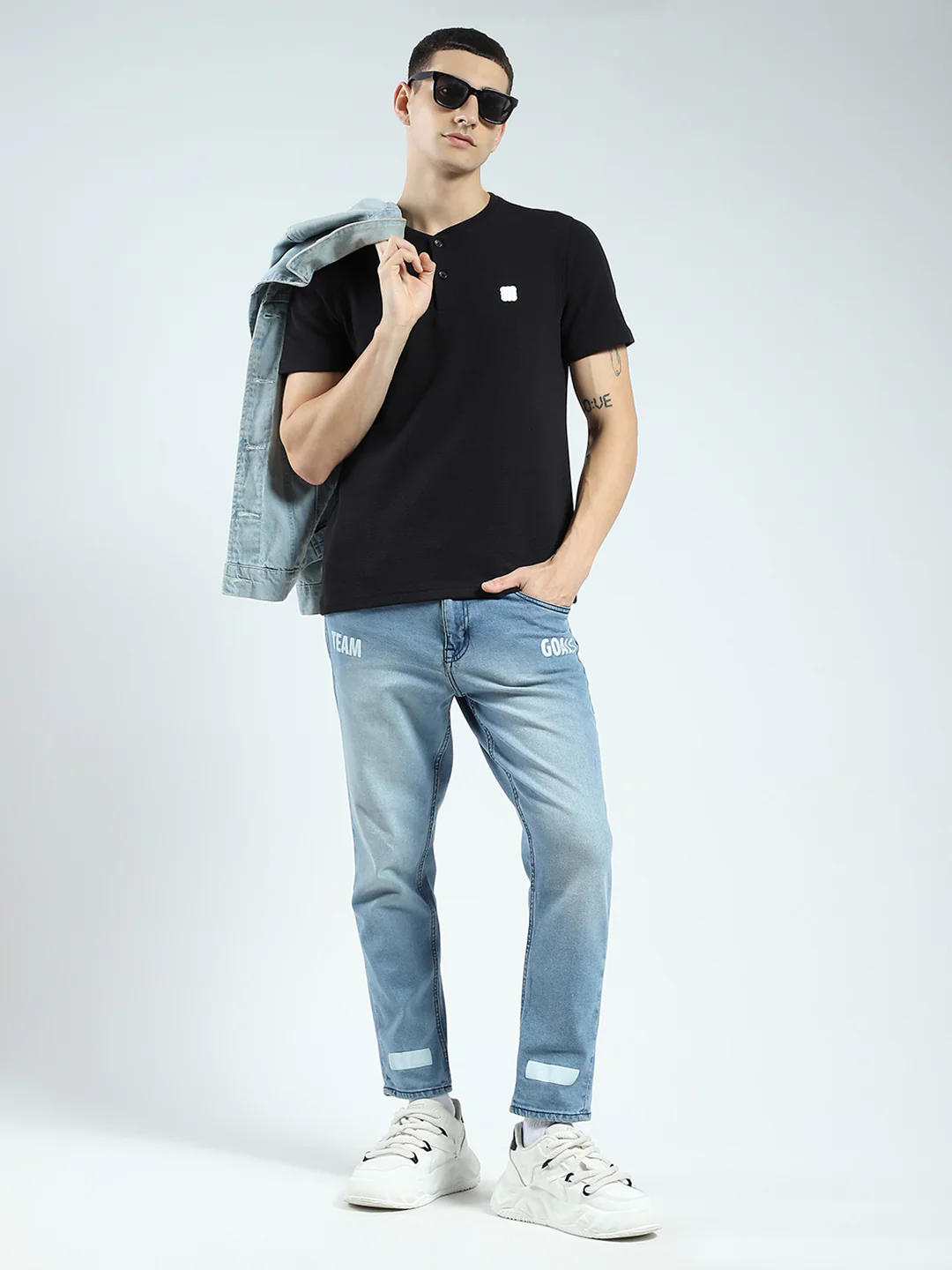 Rock.it Men Black Solid Round Neck Half Sleeve T-Shirt - Image 2