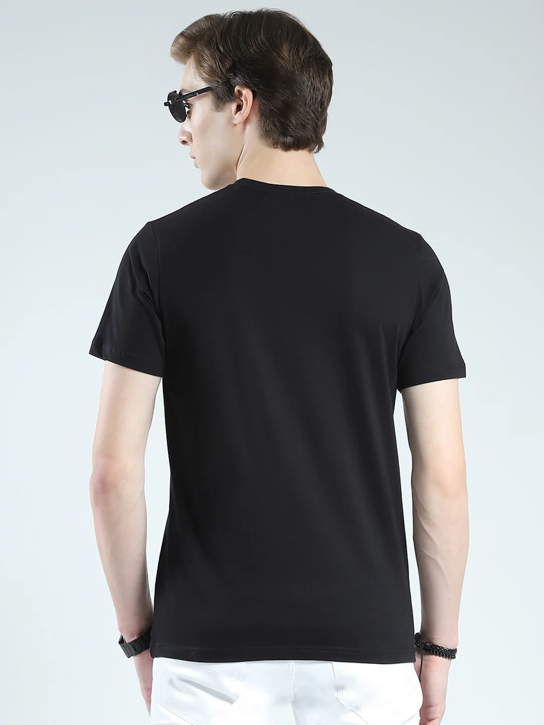 Men Black Solid Round Neck Half Sleeve T-Shirt - Image 5