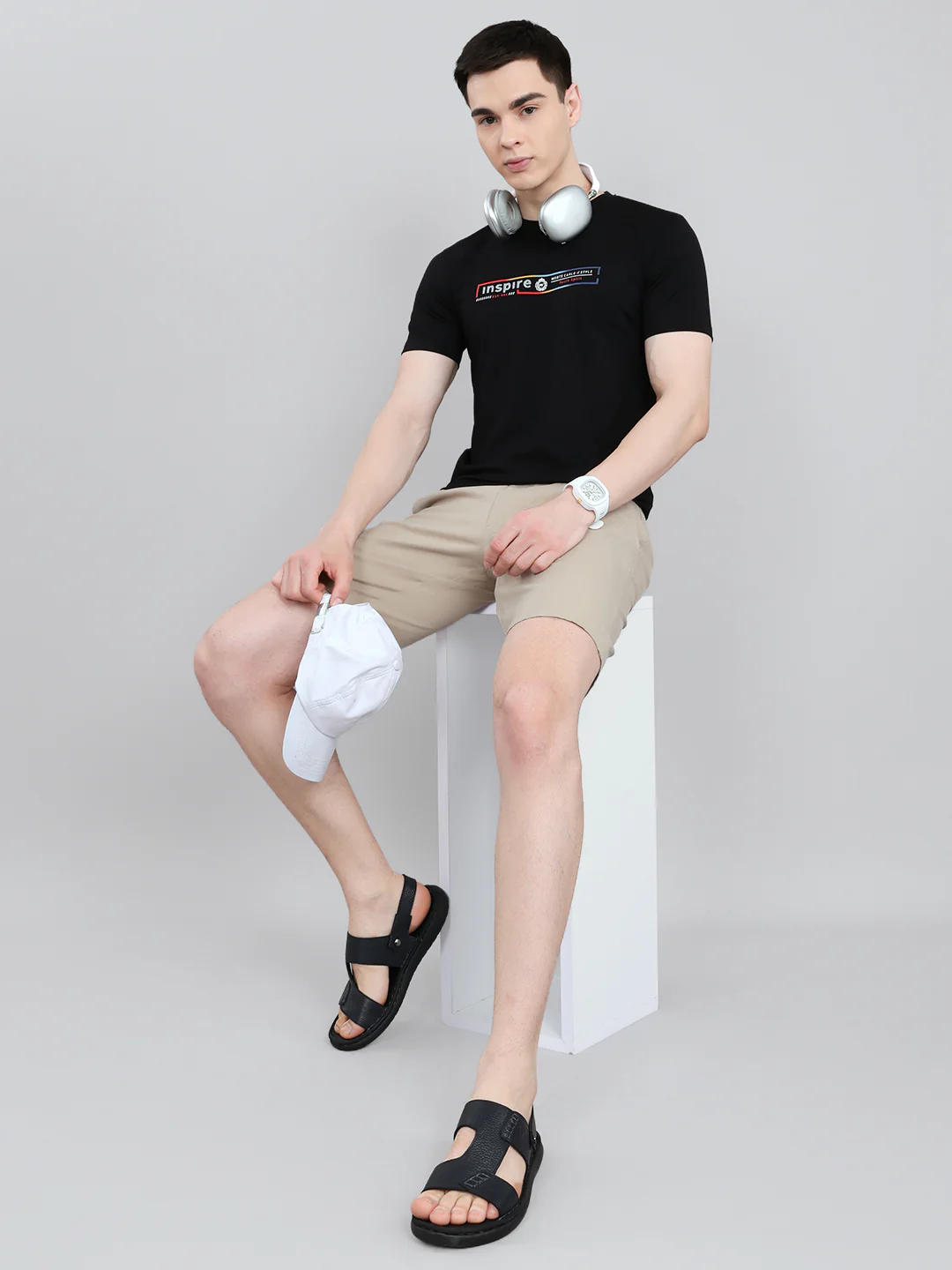 Men Black Solid Round Neck Half Sleeve T-Shirt - Image 6