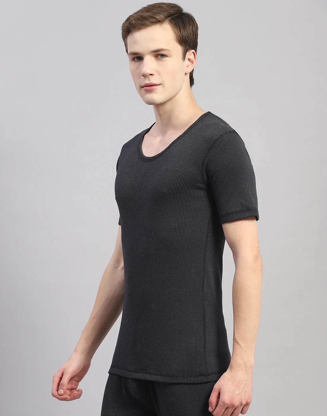 Men Black Solid Round Neck Half Sleeve Thermal Vest - Image 3