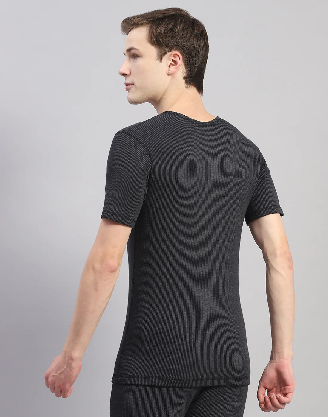 Men Black Solid Round Neck Half Sleeve Thermal Vest - Image 5