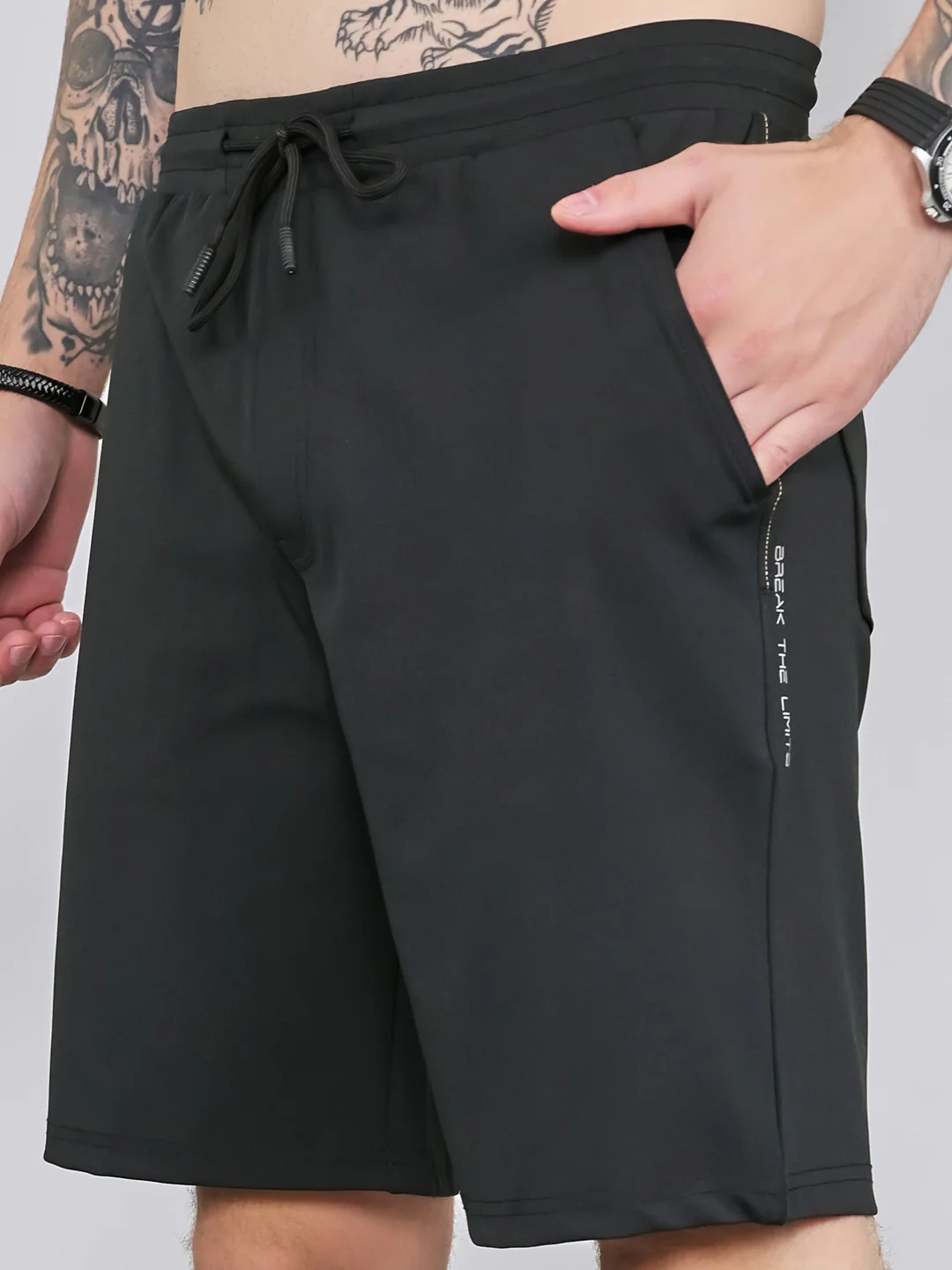Men Black Solid Smart Fit Bermuda - Image 5