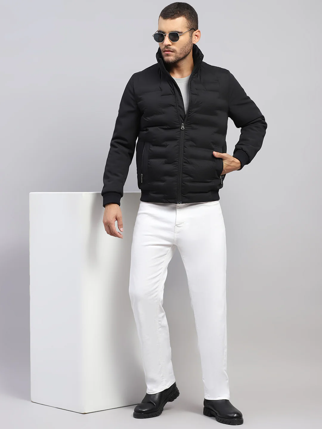 Men Black Solid Stand Collar Full Sleeve Jacket - Image 2