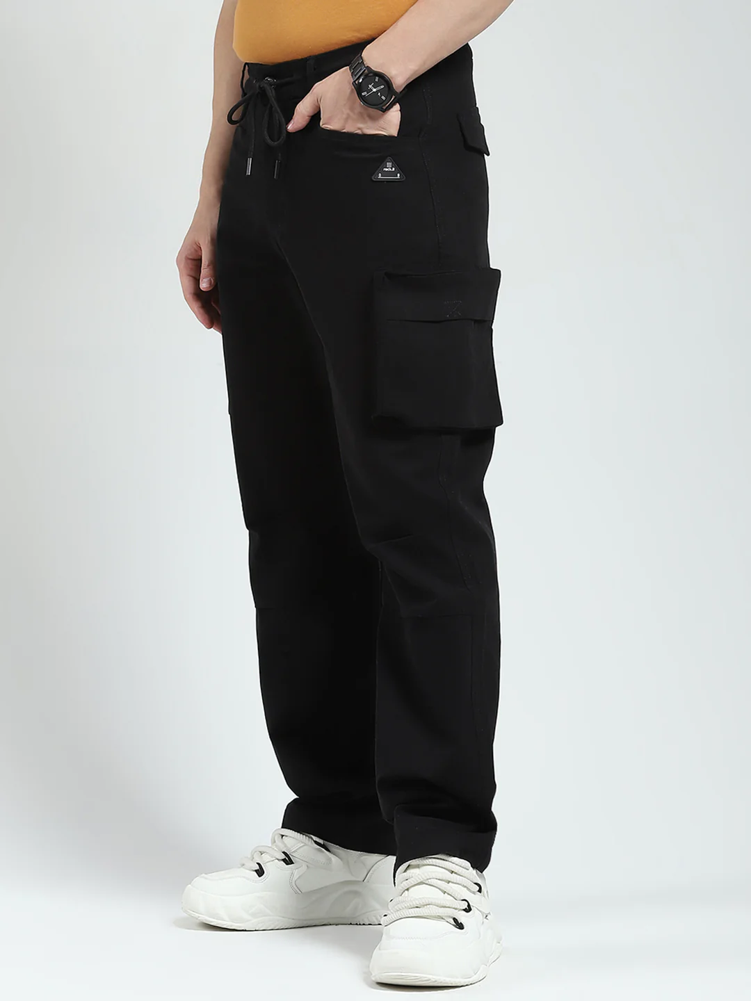 Rock.it Men Black Solid Straight Fit Cargo - Image 3