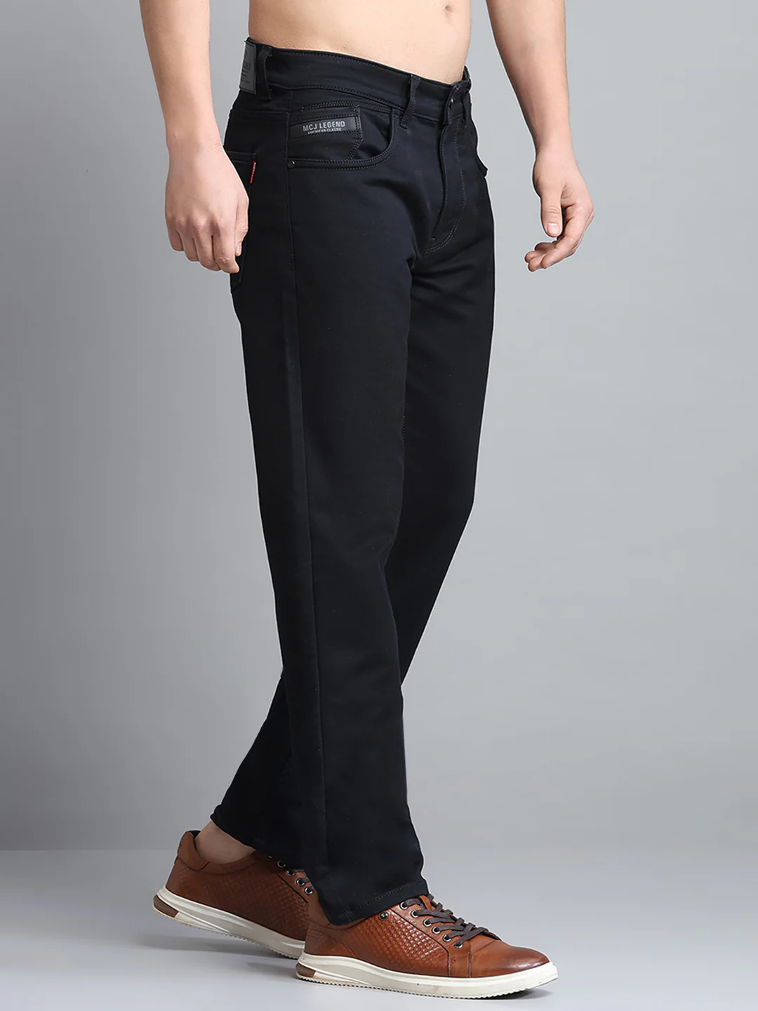 Men Black Solid Straight Fit Denim - Image 4