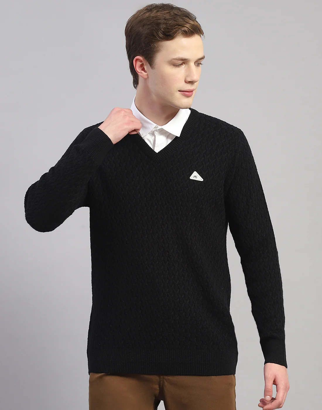 Men Black Solid V Neck Full Sleeve Pullover - Image 3