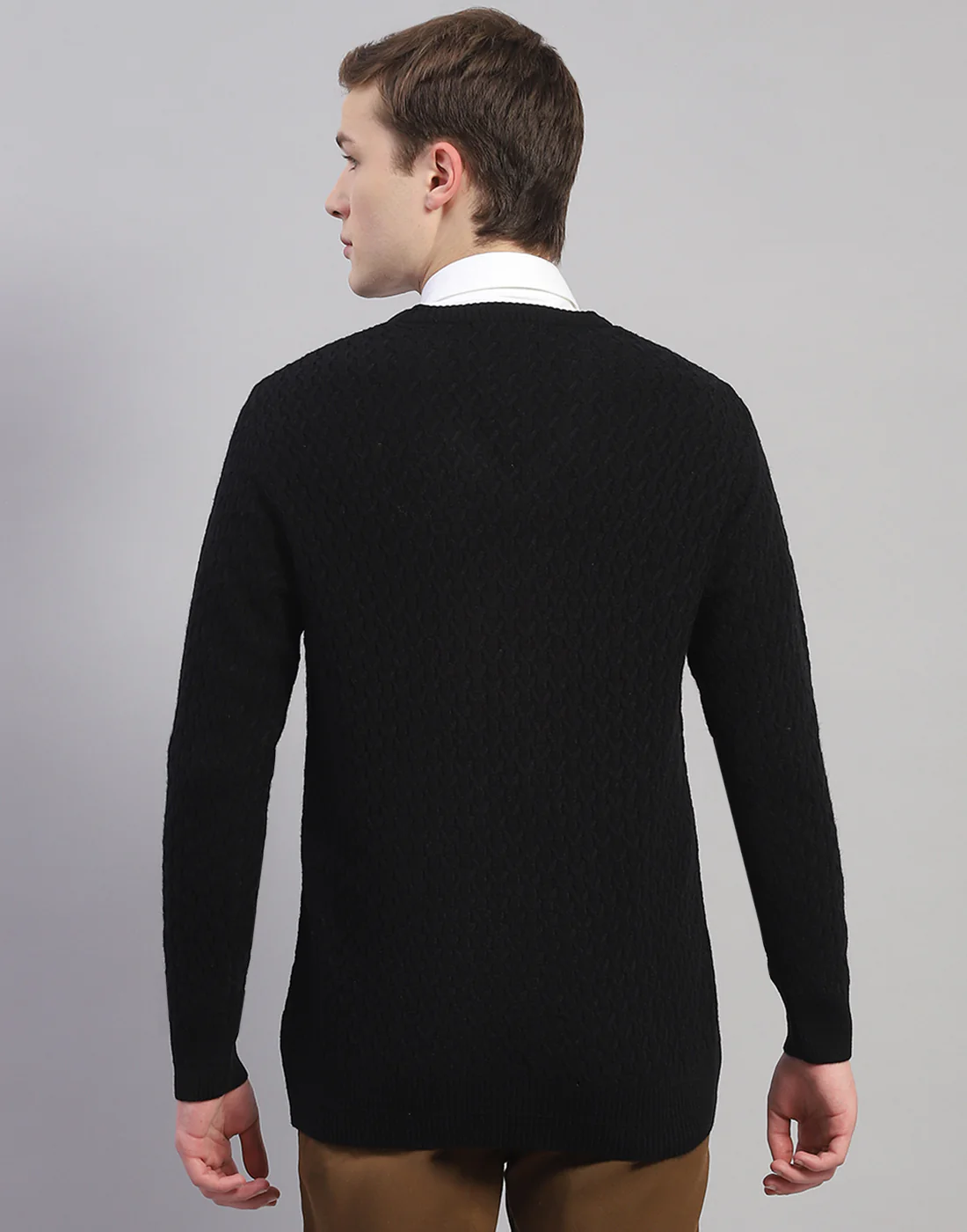 Men Black Solid V Neck Full Sleeve Pullover - Image 6