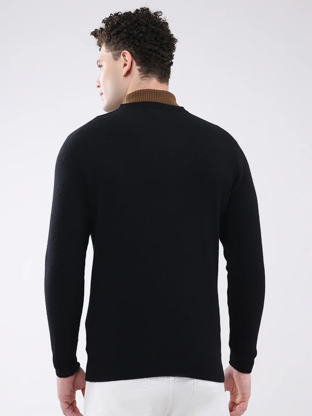 Men Black Solid V Neck Full Sleeve Pullover - Image 5