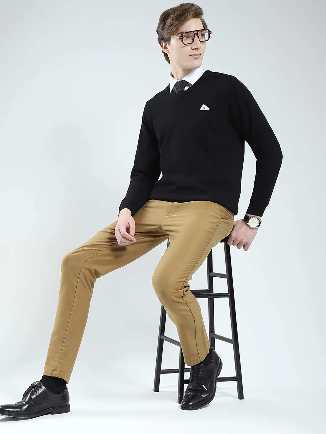 Men Black Solid V Neck Full Sleeve Pullover - Image 2
