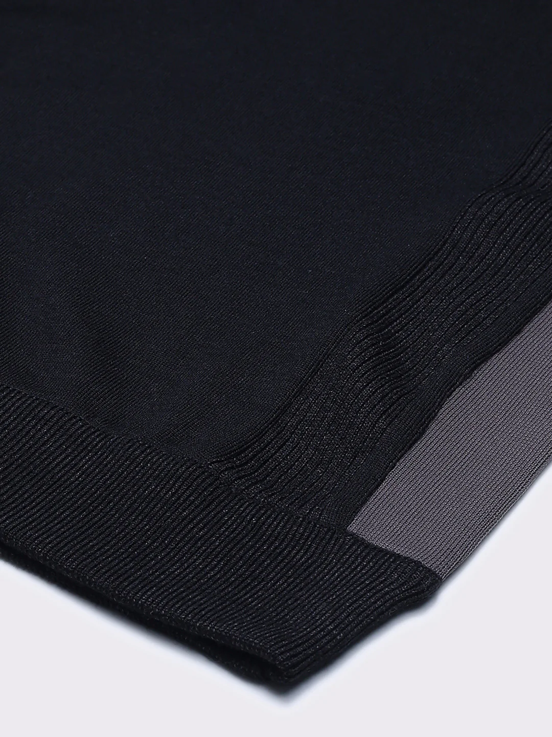 Men Black Solid Round Neck Full Sleeve Pullover - Image 8