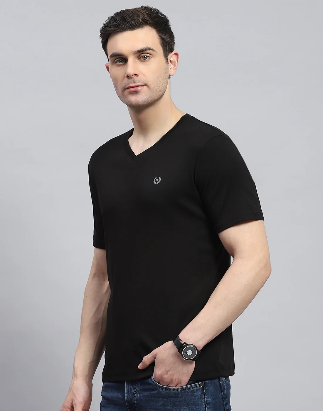 Men Black Solid V Neck Half Sleeve T-Shirt - Image 3