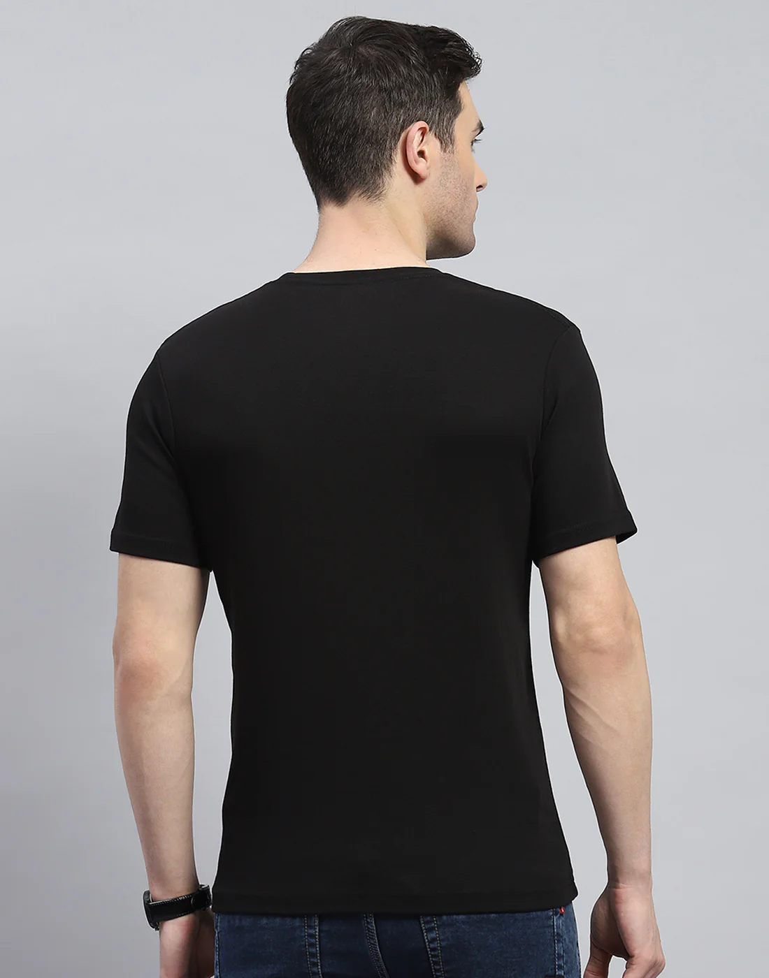 Men Black Solid V Neck Half Sleeve T-Shirt - Image 5