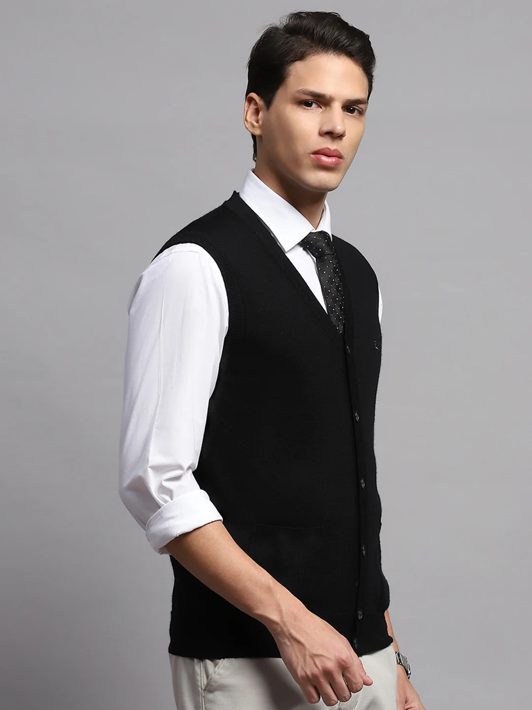 Men Black Solid V Neck Sleeveless Cardigan - Image 4
