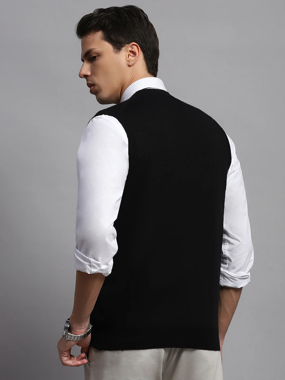 Men Black Solid V Neck Sleeveless Cardigan - Image 5