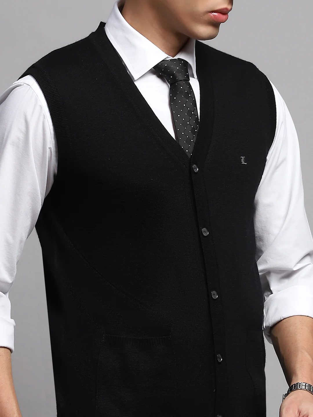 Men Black Solid V Neck Sleeveless Cardigan - Image 7