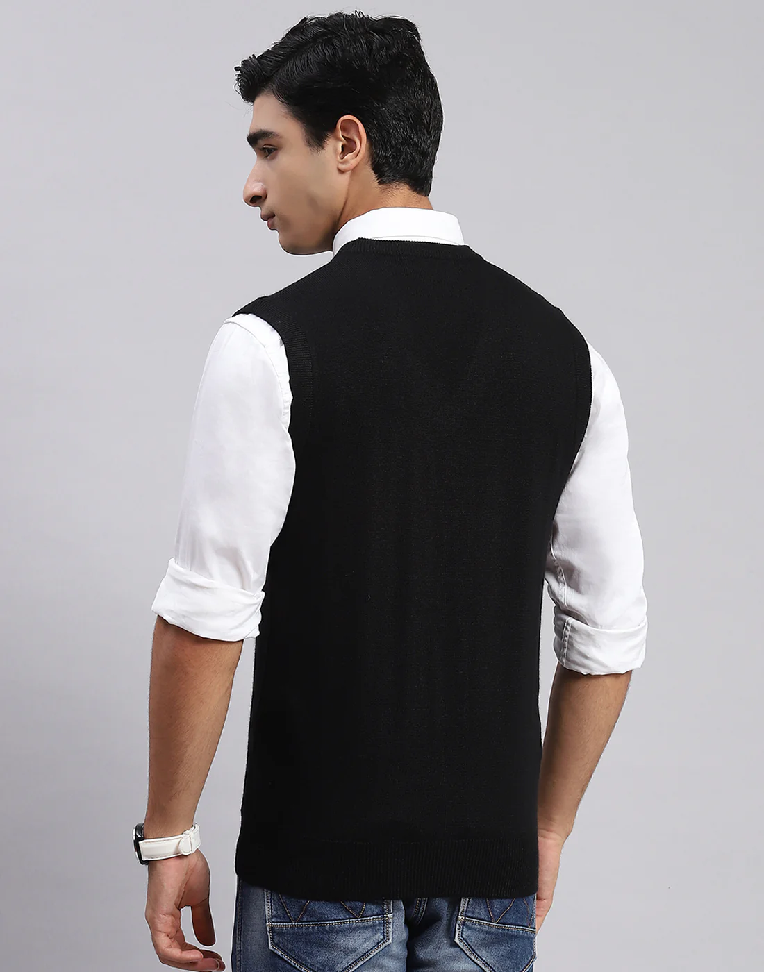 Men Black Solid V Neck Sleeveless Sweater - Image 6