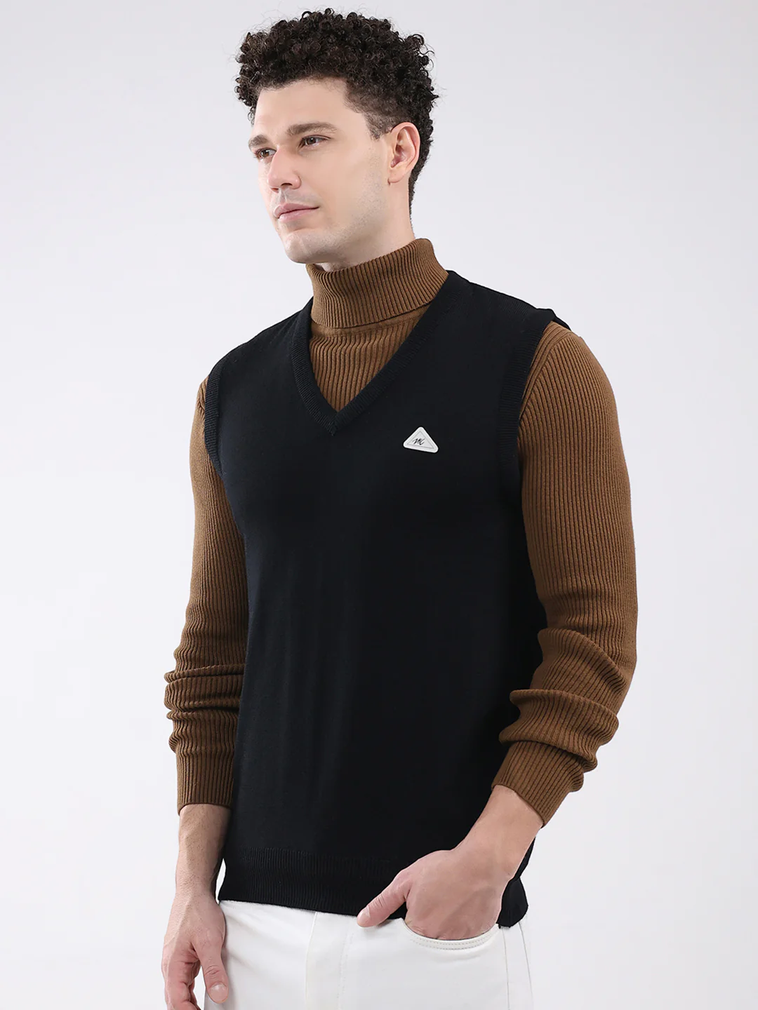 Men Black Solid V Neck Sleeveless Sweater - Image 3