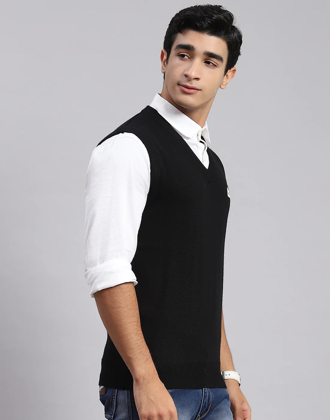 Men Black Solid V Neck Sleeveless Sweaters/Pullovers - Image 4