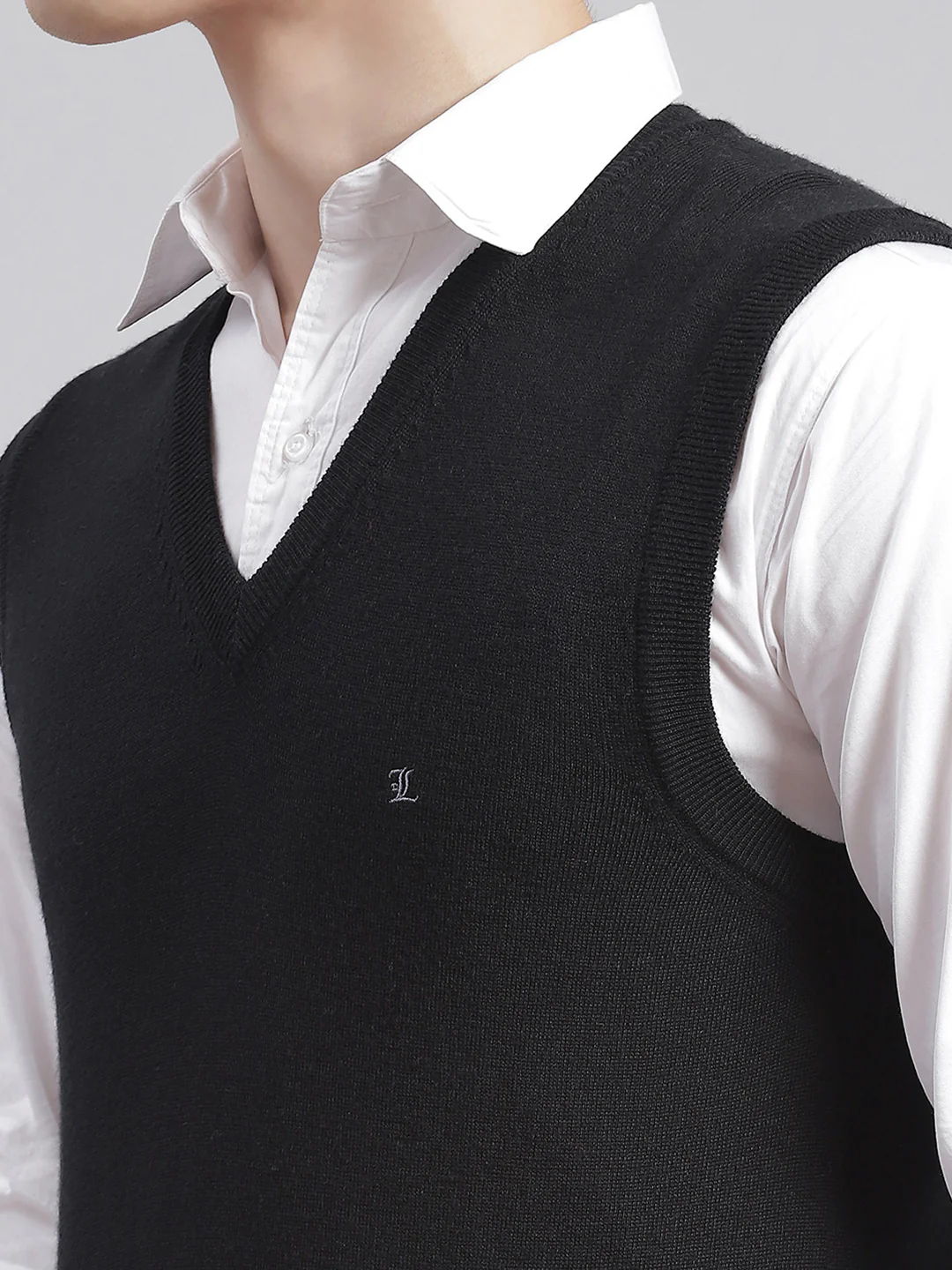 Men Black Solid V Neck Sleeveless Sweaters/Pullovers - Image 6