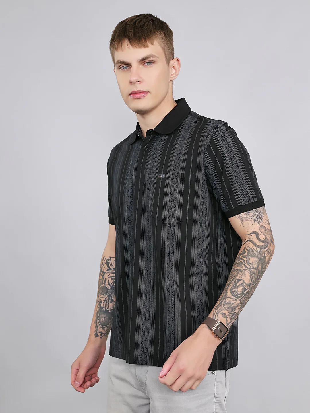 Men Black Stripe Collar Half Sleeve T-Shirt - Image 2