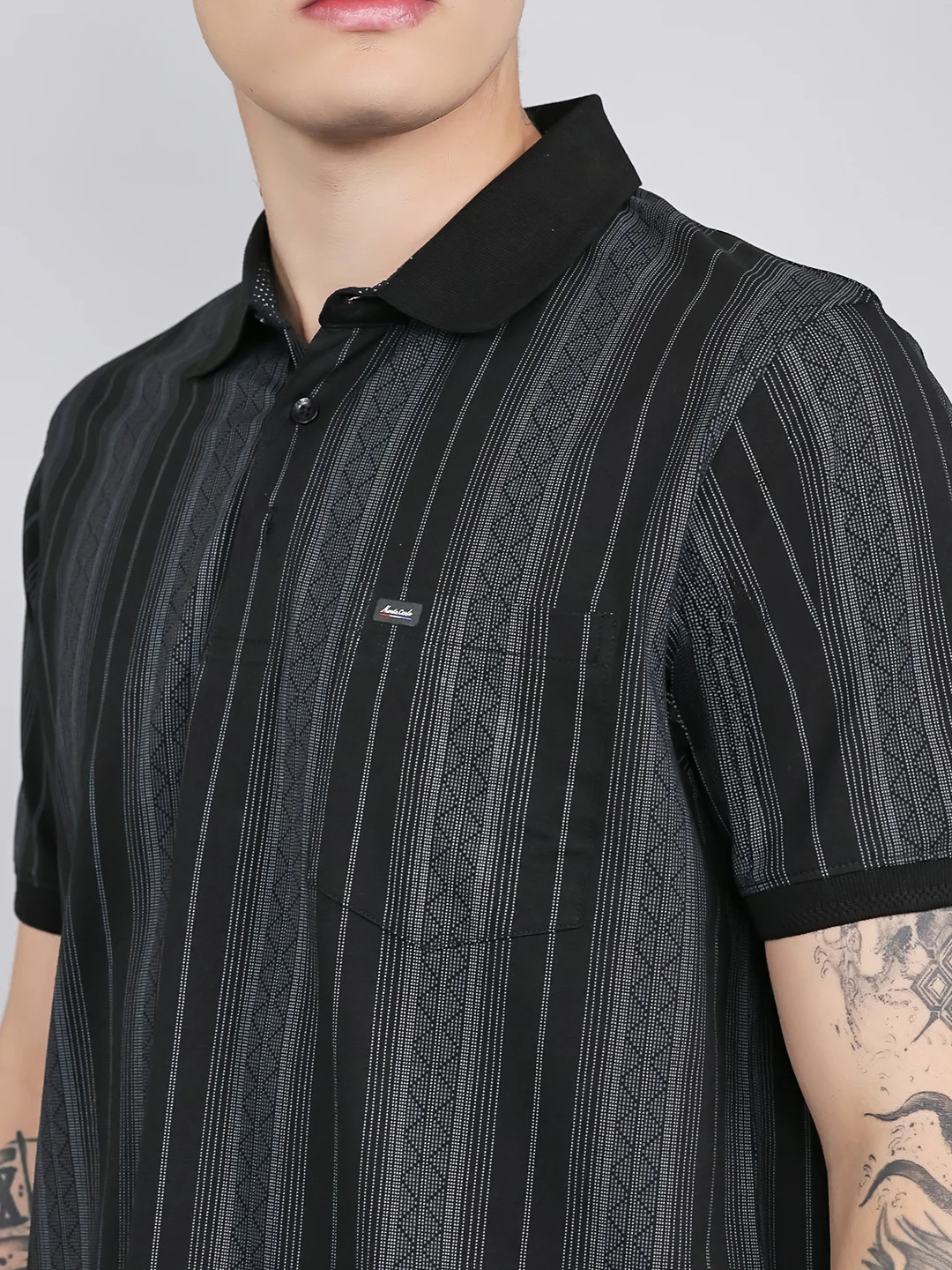 Men Black Stripe Collar Half Sleeve T-Shirt - Image 5